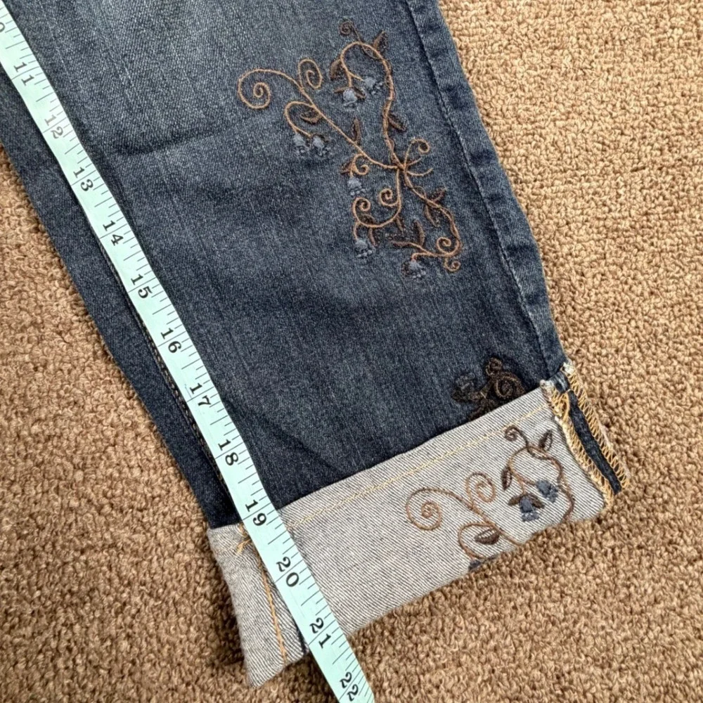 Coldwater Creek Natural Fit‎ Embroidered Cuffed Jeans Medium Wash Blue Womens 28